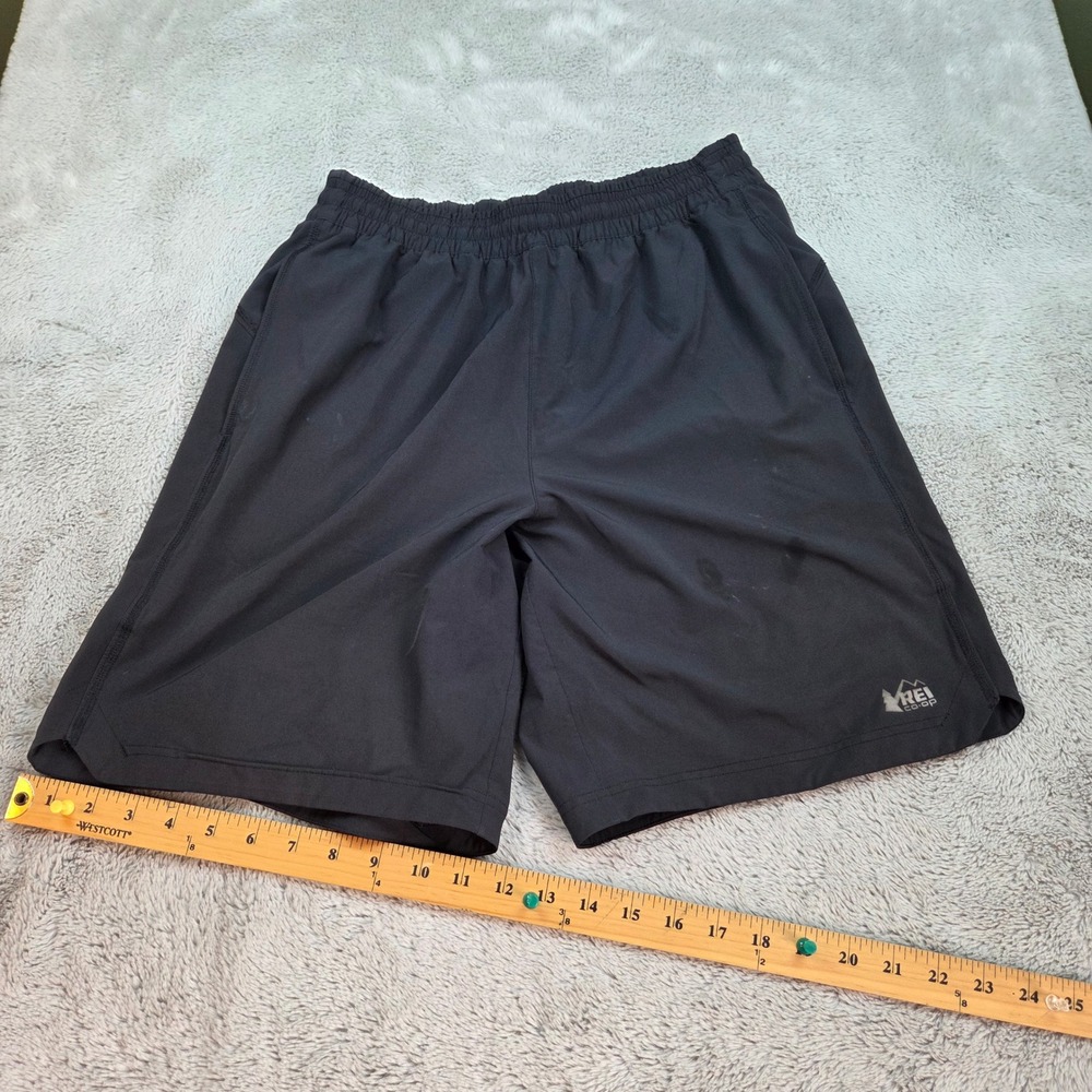 REI Co-op Active Training Shorts Mens M 9 Inseam Pockets Drawstring Black Shorts